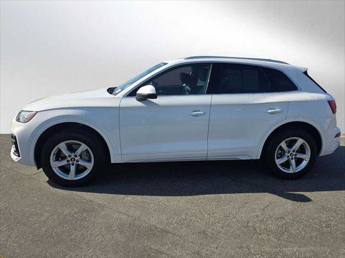 Used 2023 Audi Q5 2.0T Premium w/ Convenience Package image 6