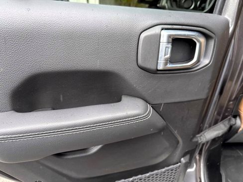 Used 2023 Jeep Wrangler Unlimited Rubicon 4xe w/ Safety Group AWD/4WD image 8