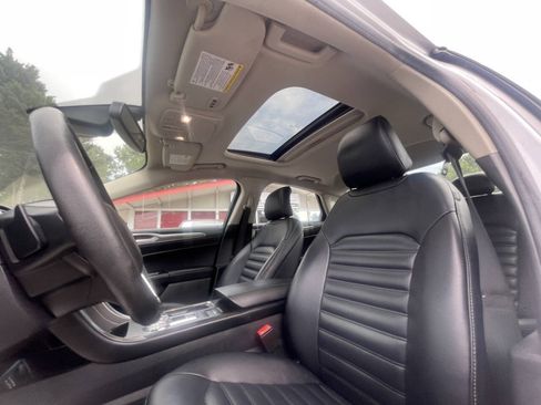 Used 2019 Ford Fusion SEL FWD image 18