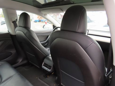 Used 2020 Tesla Model 3 Long Range image 28