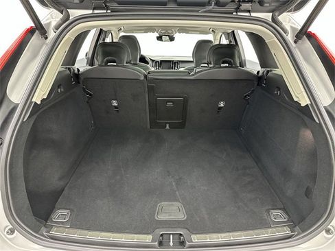 Certified 2025 Volvo XC60 B5 Plus image 24