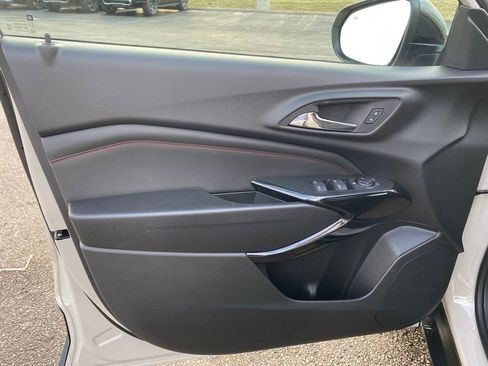 New 2026 Chevrolet Trax RS w/ Sunroof Package image 9