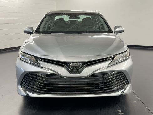 Used 2018 Toyota Camry LE image 6