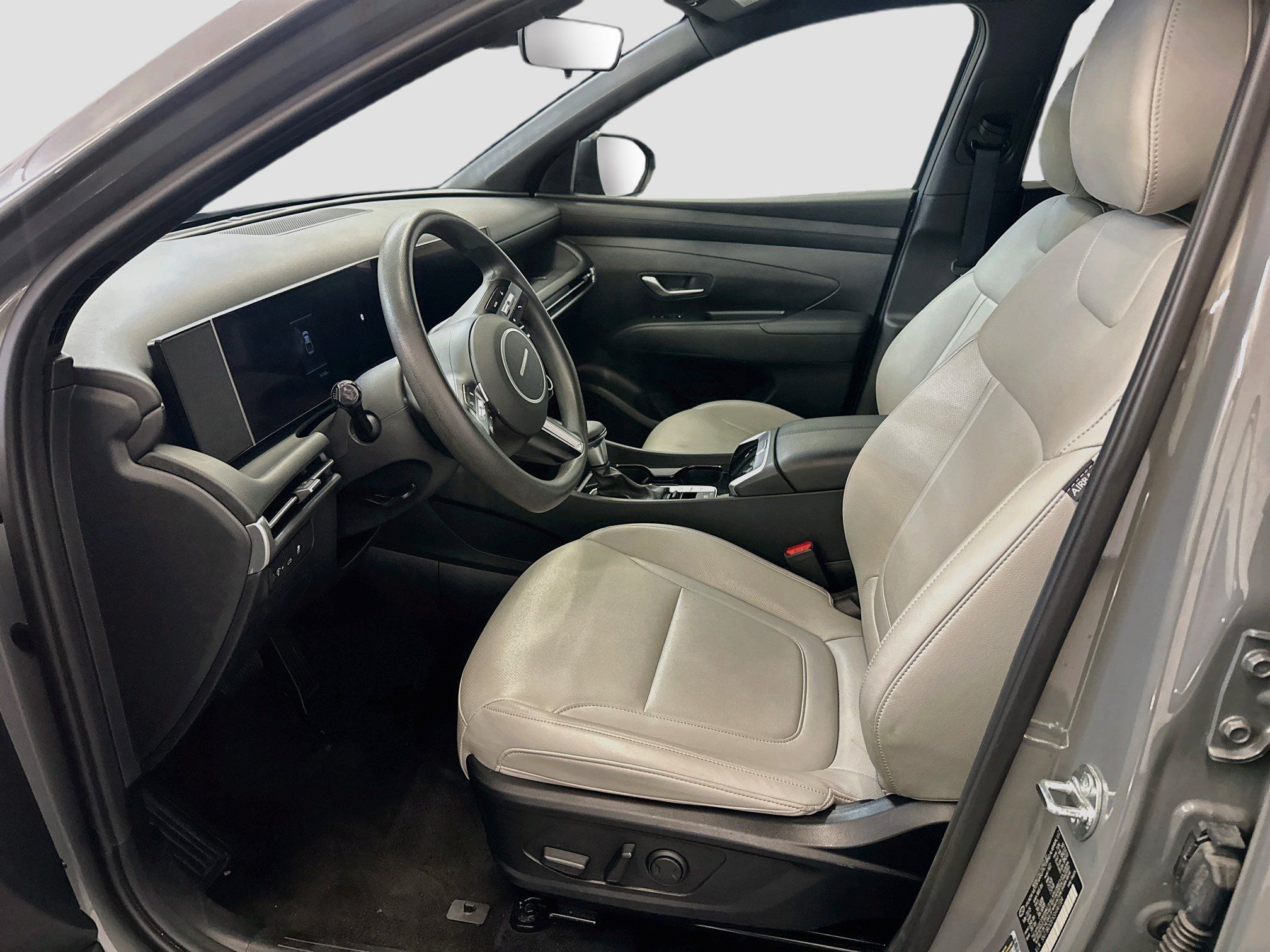 Used 2025 Hyundai Santa Cruz SEL AWD/4WD image 13