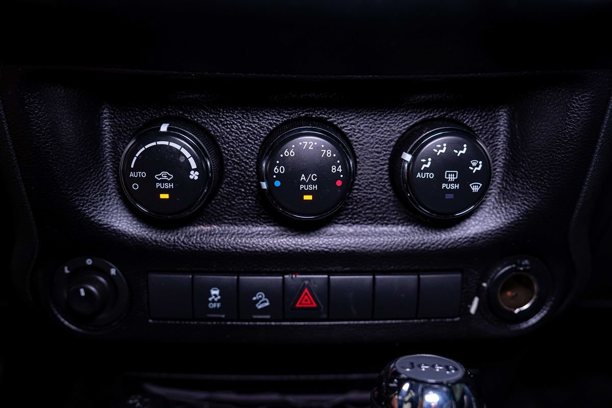Used 2018 Jeep Wrangler Sport AWD/4WD image 7