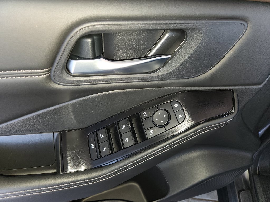 Used 2023 Nissan Rogue SV w/ SV Premium B Package FWD image 29