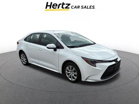 Used 2025 Toyota Corolla LE FWD image 1