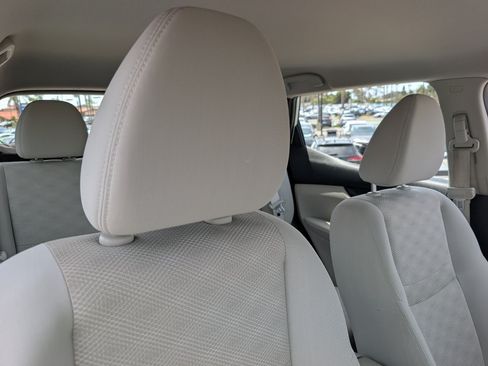 Used 2019 Nissan Rogue Sport SV FWD image 3