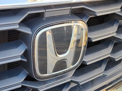 Used 2023 Honda Pilot EX-L image 3