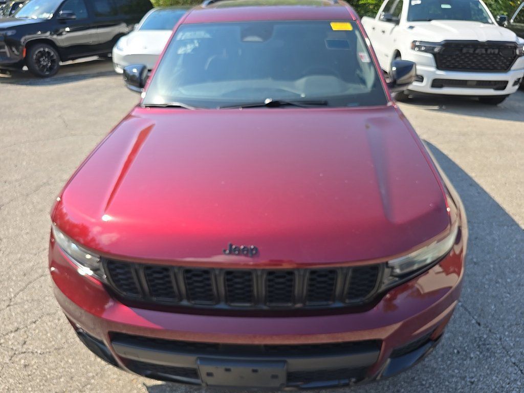 Used 2023 Jeep Grand Cherokee L Laredo AWD/4WD image 14