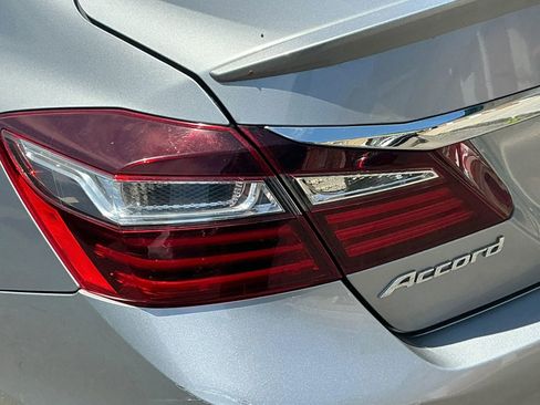 Used 2017 Honda Accord Sport image 17