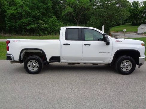 Used 2023 Chevrolet Silverado 2500 W/T w/ WT Convenience Package AWD/4WD image 9