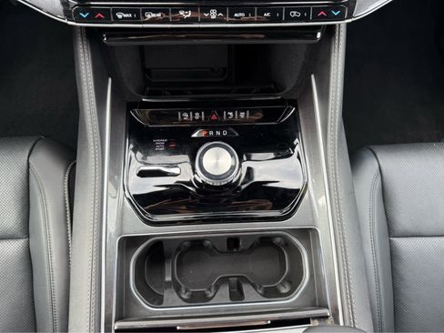 Used 2024 Jeep Wagoneer 4WD image 26