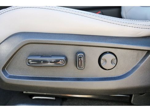 Used 2024 Honda Pilot Touring image 29