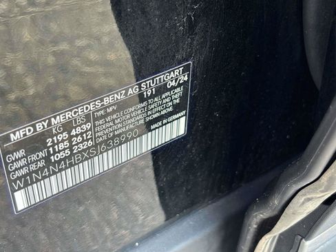 Used 2025 Mercedes-Benz GLA 250 4MATIC image 32