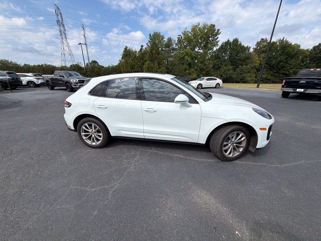 Used 2024 Porsche Macan AWD/4WD image 22