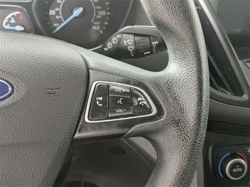 Used 2019 Ford Escape SE image 18