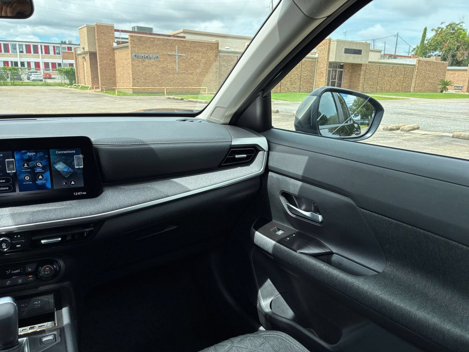 Used 2026 Nissan Kicks SV w/ Cold Weather Package AWD/4WD image 33