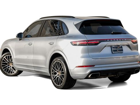 Used 2020 Porsche Cayenne image 9