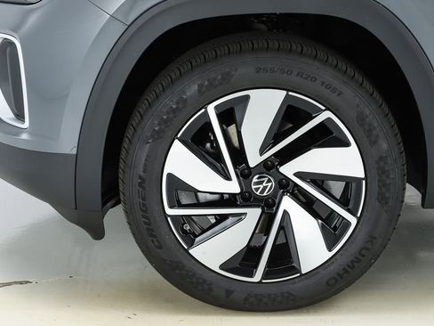 New 2026 Volkswagen Atlas SE FWD image 5