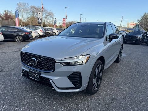 Used 2025 Volvo XC60 T8 Plus w/ Protection Package Premier image 6