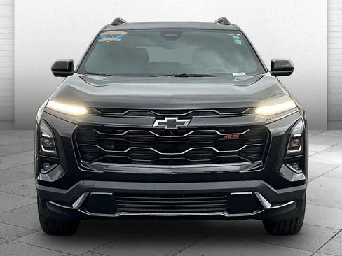 Used 2025 Chevrolet Equinox RS w/ Safety and Technology Package image 2