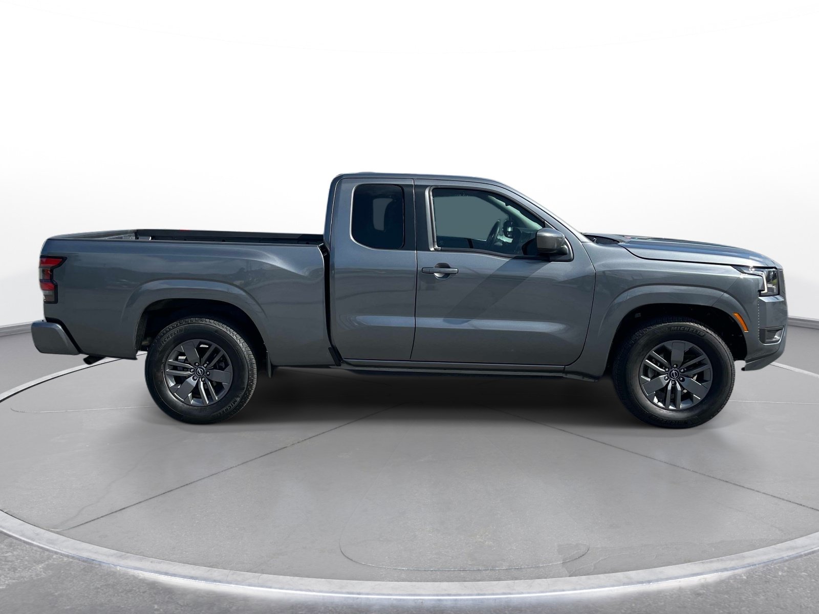 Used 2025 Nissan Frontier SV RWD image 3