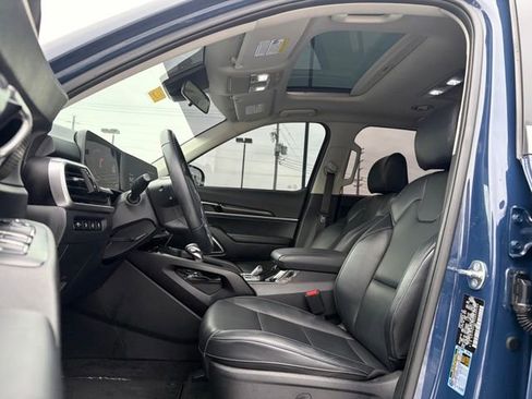 Used 2025 Kia Telluride S image 14