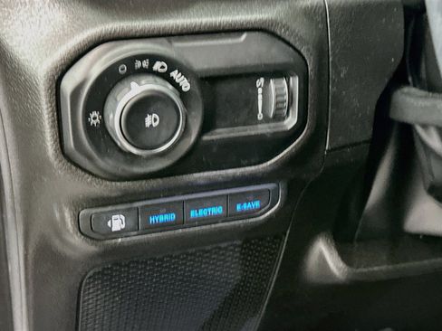 Used 2023 Jeep Wrangler Unlimited w/ Sun & Screen Package AWD/4WD image 17