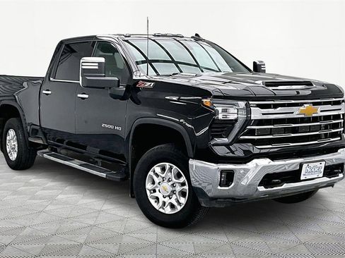 Used 2024 Chevrolet Silverado 2500 LTZ w/ LTZ Convenience Package image 12