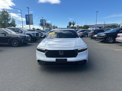 Used 2025 Honda Accord Sport image 1