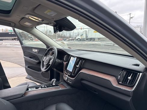 Certified 2023 Volvo XC60 B5 Plus w/ Climate Package image 29
