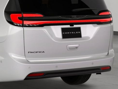 New 2026 Chrysler Pacifica Select image 16