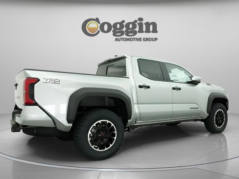 New 2026 Toyota Tacoma TRD Off-Road AWD/4WD image 17