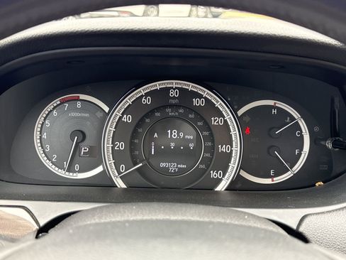 Used 2017 Honda Accord Touring image 19