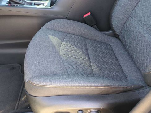 Used 2022 Chevrolet Equinox LT FWD image 18