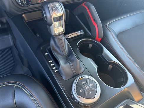 Used 2025 Ford Bronco Big Bend w/ Black Diamond Package image 31