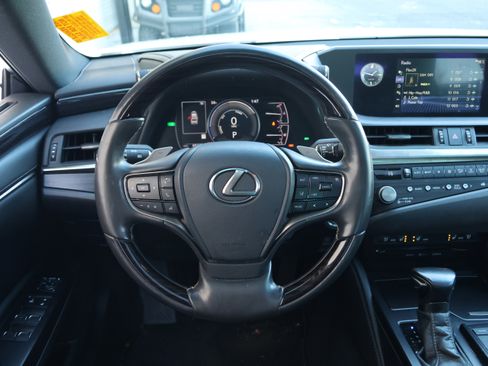 Certified 2021 Lexus ES 300h 300h w/ Premium Package image 16