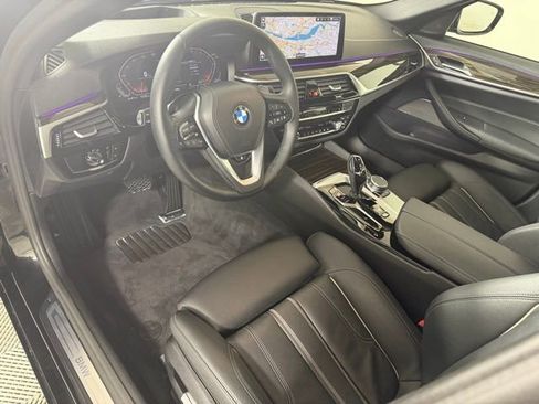 Used 2023 BMW 530i xDrive AWD/4WD image 10