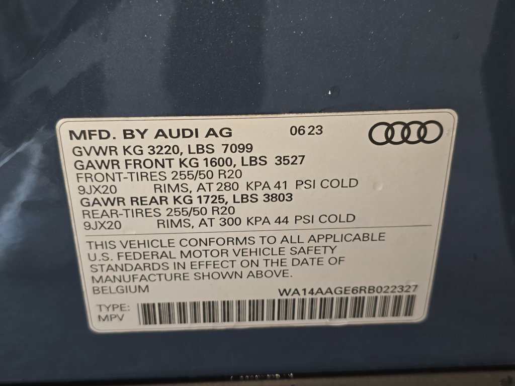 Used 2024 Audi Q8 e-tron Premium AWD/4WD image 38