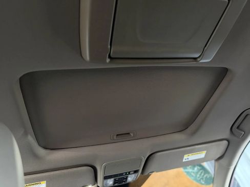 Used 2024 Honda Odyssey Touring image 18