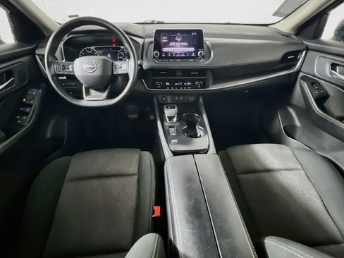 Used 2025 Nissan Rogue SV FWD image 29