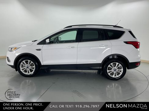 Used 2019 Ford Escape SEL image 9