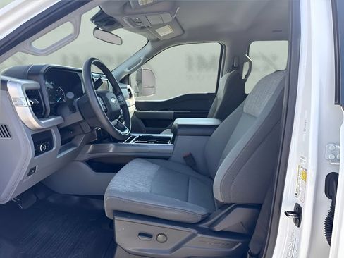 Used 2025 Ford F250 XLT w/ FX4 Off-Road Package AWD/4WD image 9