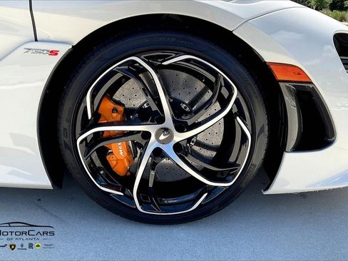 Used 2024 McLaren 750S Spider image 28