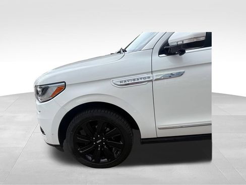 Certified 2024 Lincoln Navigator L Reserve AWD/4WD image 37