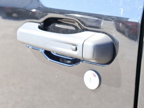 Used 2023 Jeep Wrangler Unlimited Sahara w/ Cold Weather Group image 19