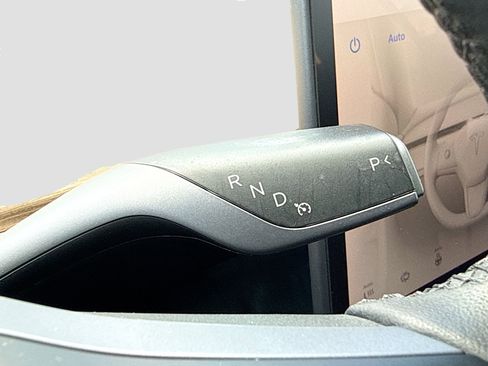 Used 2023 Tesla Model 3 Standard Range image 28