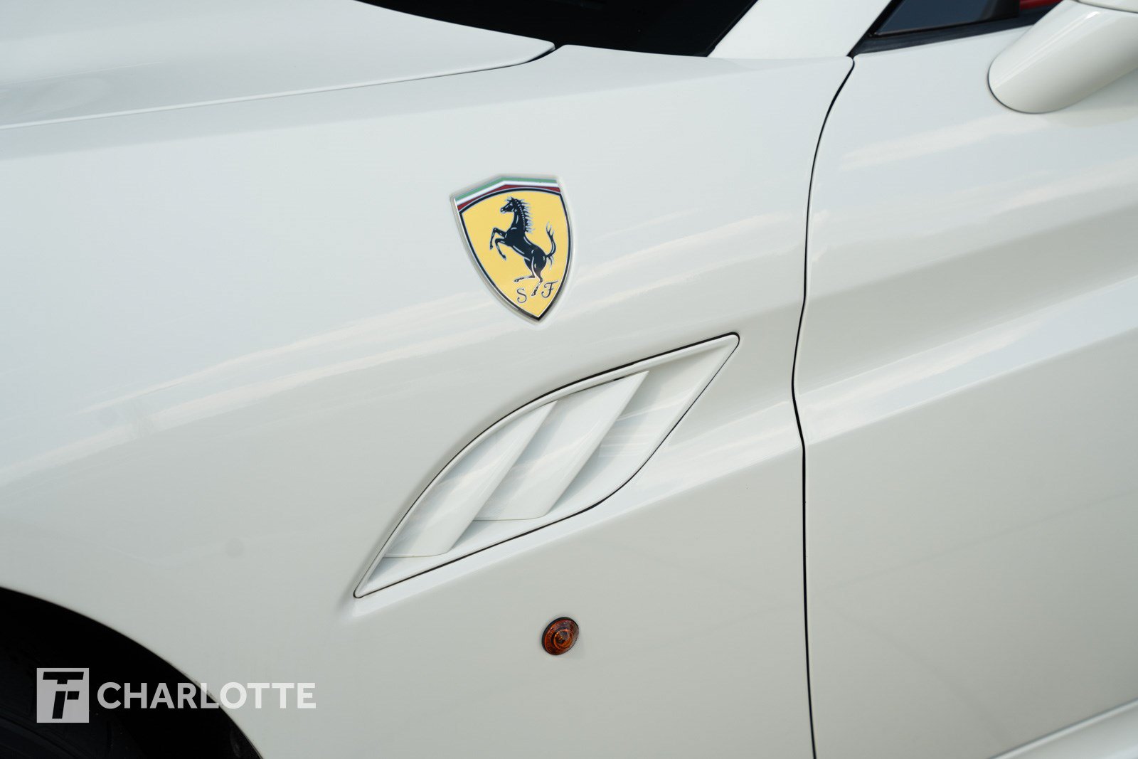 Used 2014 Ferrari California RWD image 11