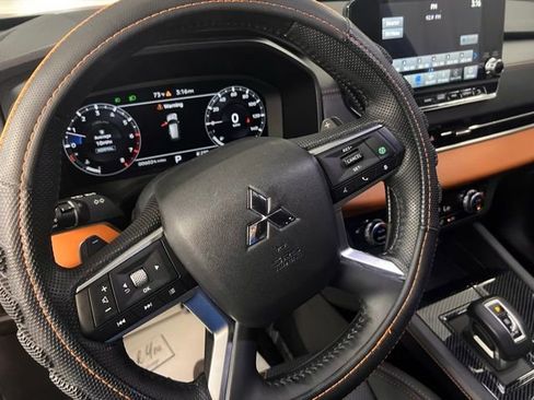 Used 2024 Mitsubishi Outlander SEL image 36